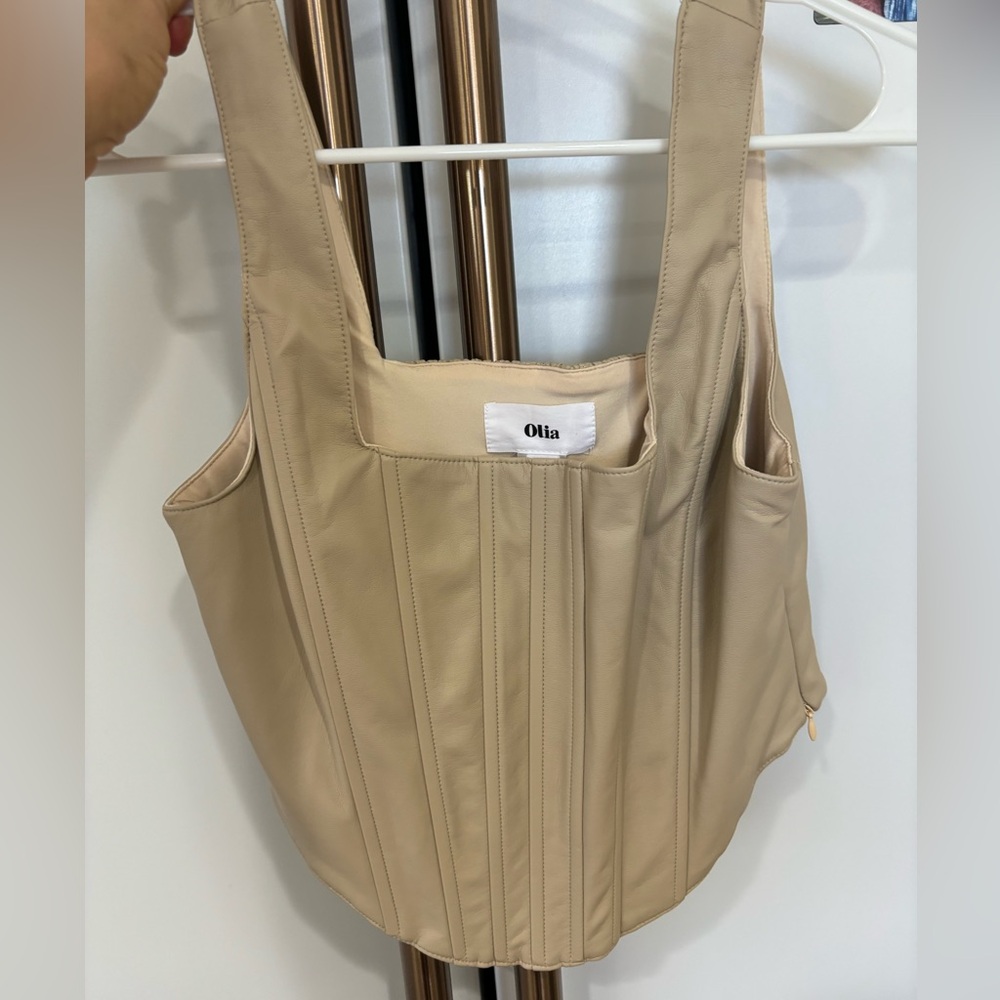 Vici NWT faux leather crop top sleeveless - Picture 5 of 10